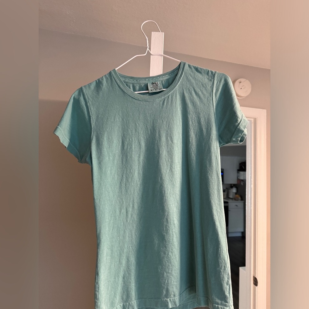 Comfort Colors Womens Small T Shirt